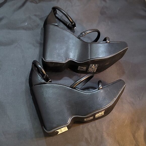 BRAND NEW LILIANA STRAPPY CAGED WEDGE HEELS SANDAL - Picture 9 of 16